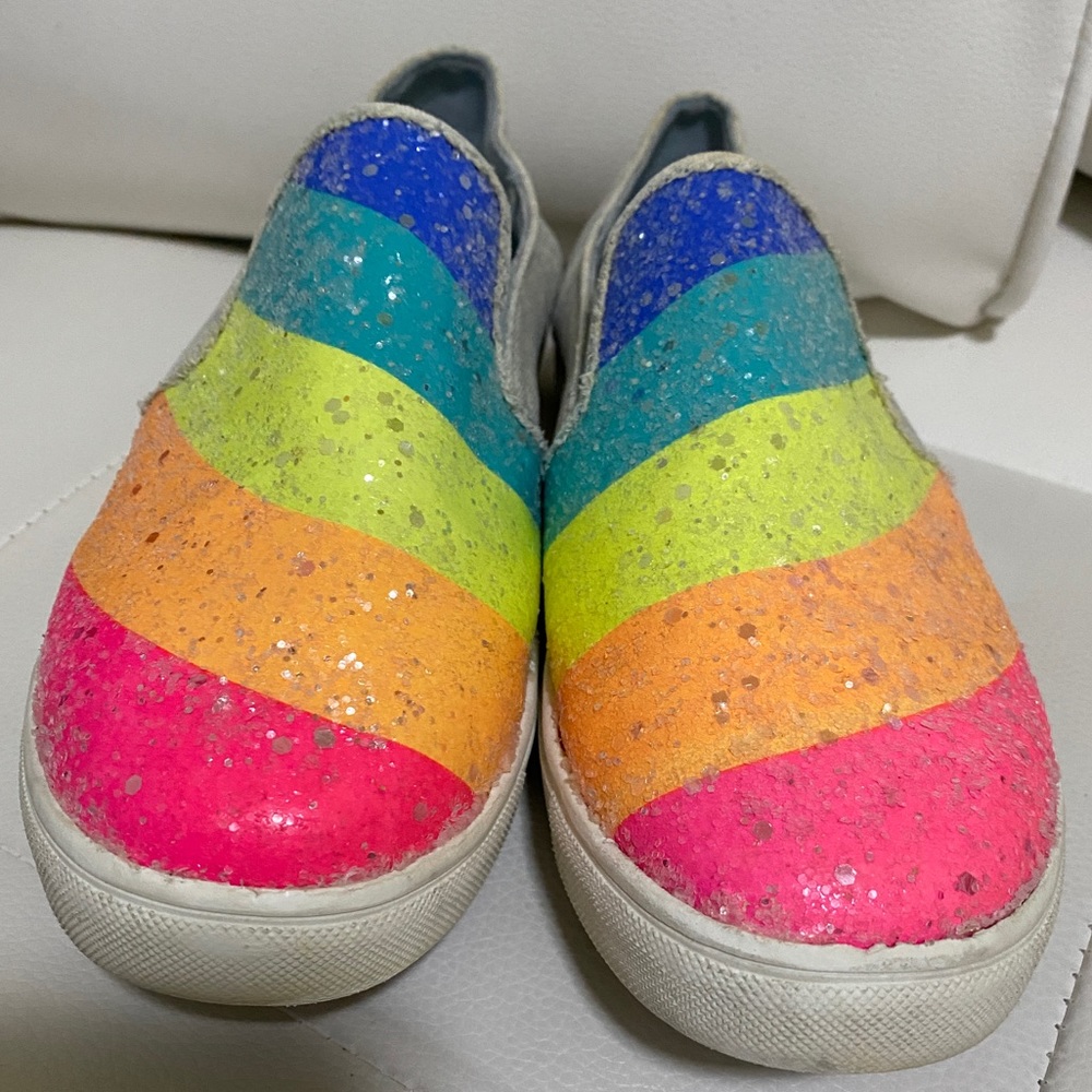 JoJo Siwa rainbow striped slip-on Spring Summer shoes Size 4.5